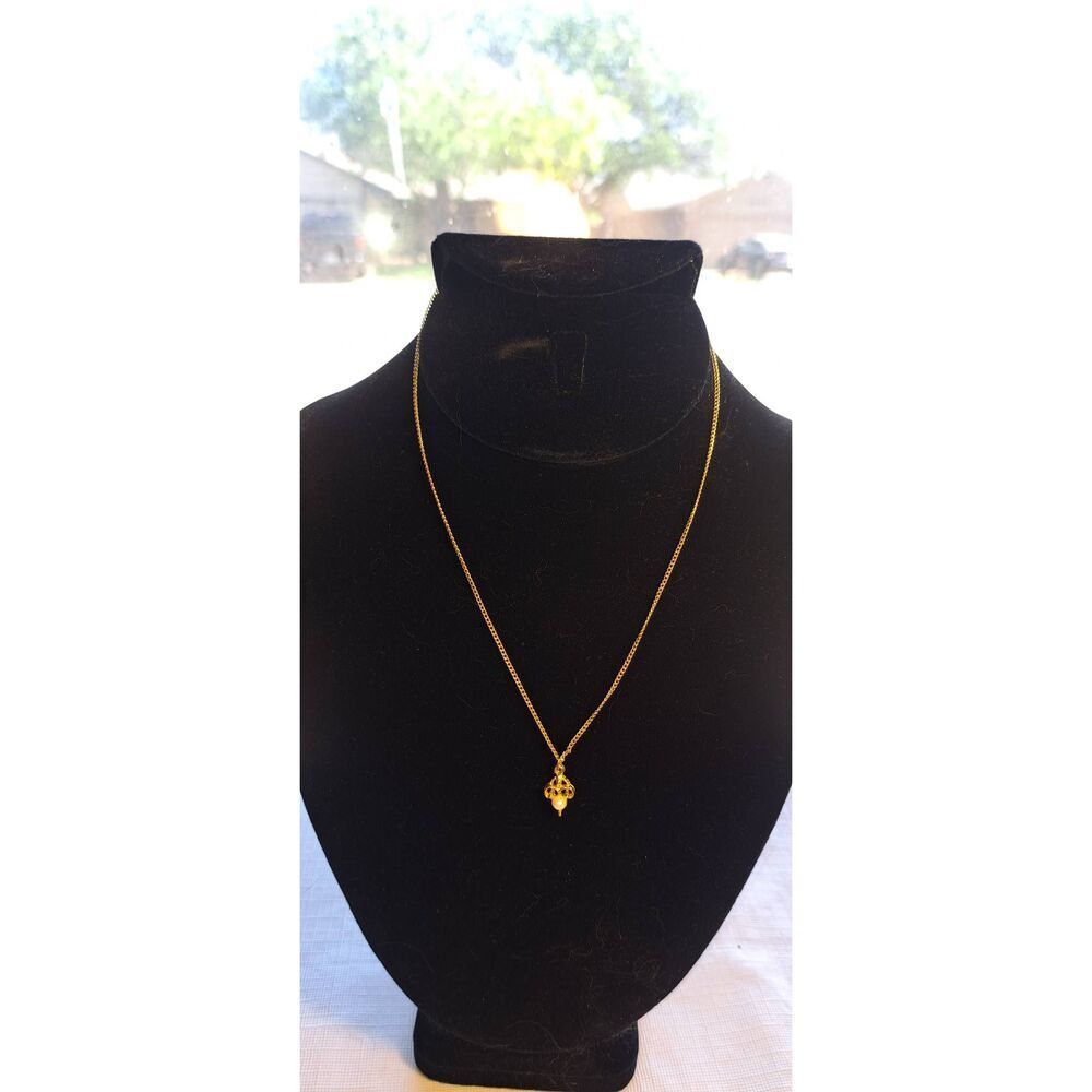 Vintage 8 inch Goldtone Necklace With Pearl Drop